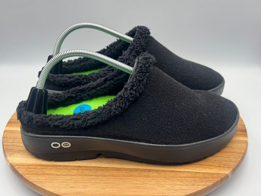 OOFOS OOcoozie Mule Men's 10 Slip On Recovery Shoes Slippers Black Sherpa NEW